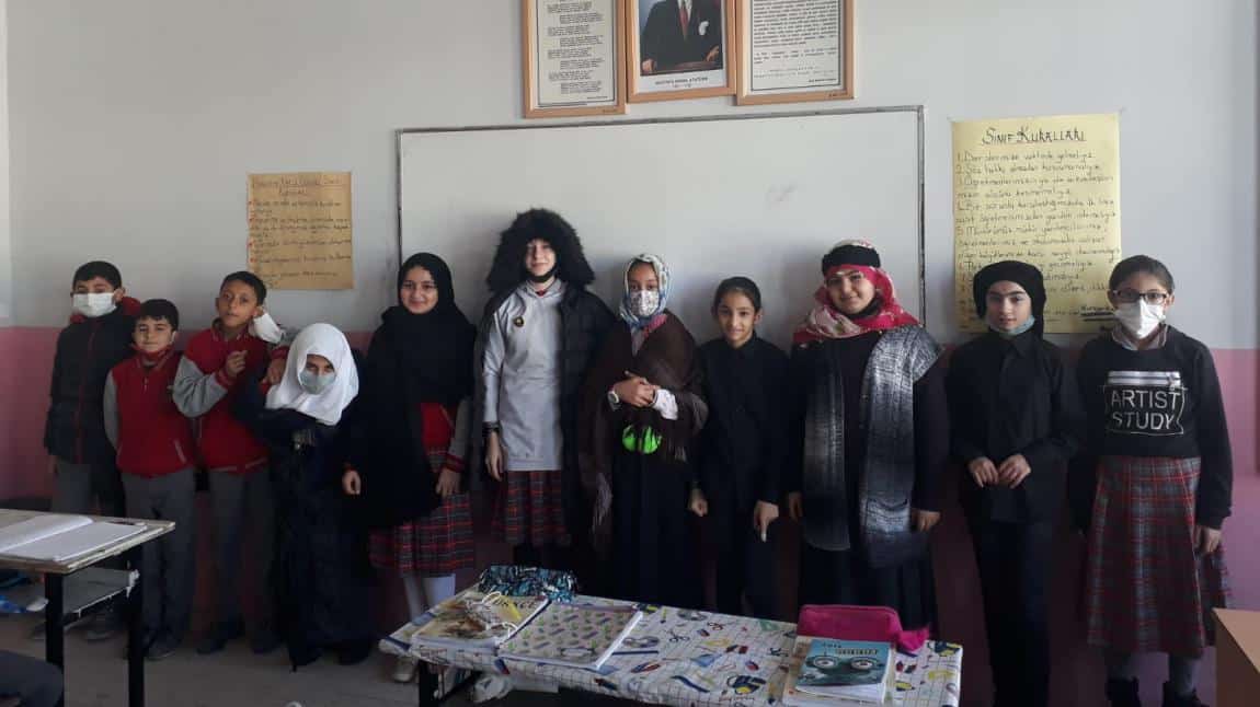 Türkçe  Dersinde Kurtuluş Savaşı Kahramanlarımız Öğrenciler Tarafından Tanıtıldı