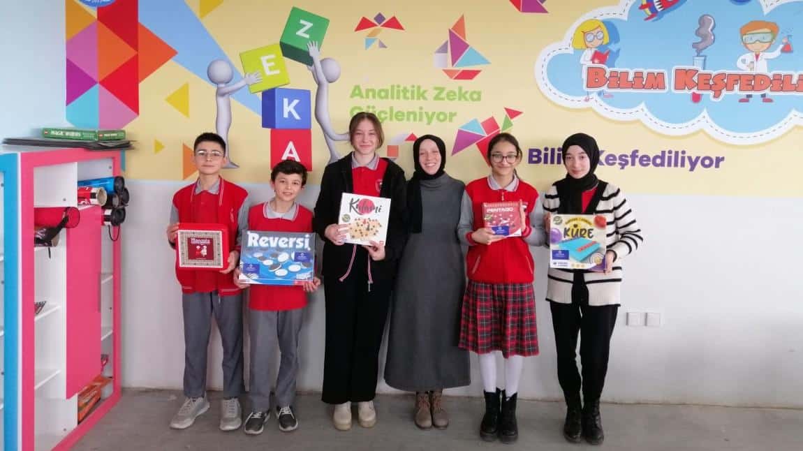 Türkiye Akıl ve Zeka Oyunları Ortaokullar Arası İlçe Turnuvasında Beş Daldan 5 Derece Aldık